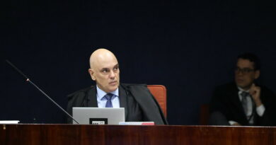 Ministro Alexandre de Moraes do Supremo Tribunal Federal em sessão plenária.