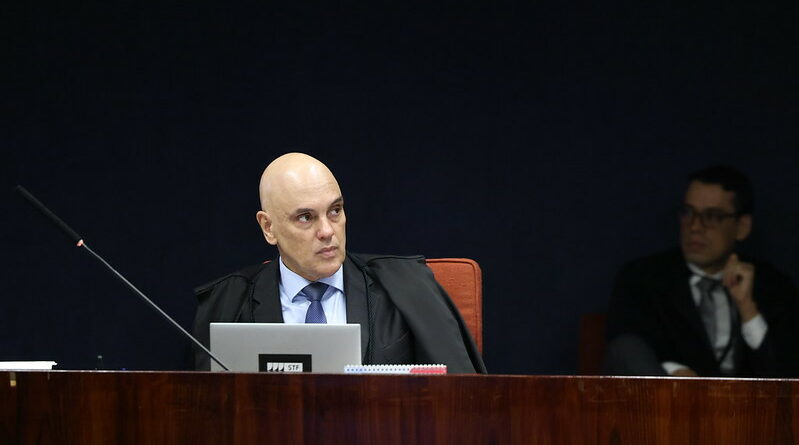 Ministro Alexandre de Moraes do Supremo Tribunal Federal em sessão plenária.
