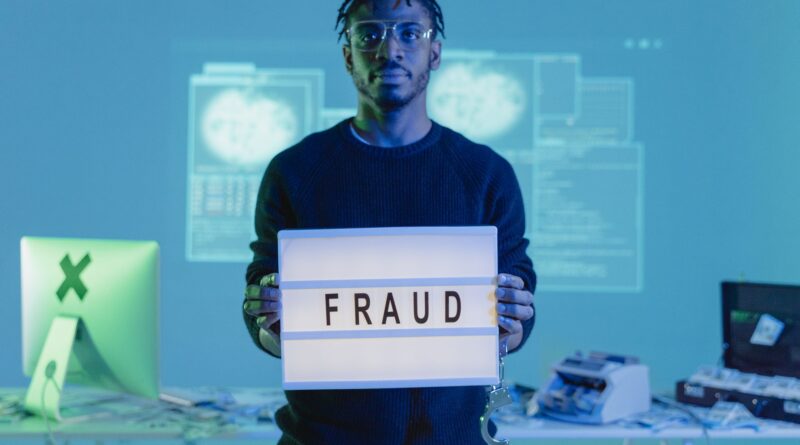 Agentes da Polícia Federal investigam crimes digitais com uso de inteligência artificial.